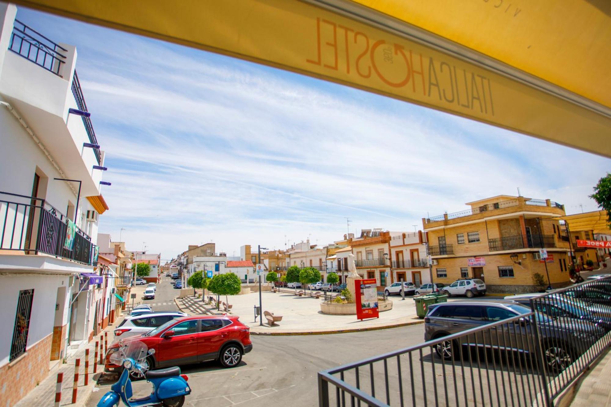 Italica Hostel Santiponce Eksteriør bilde