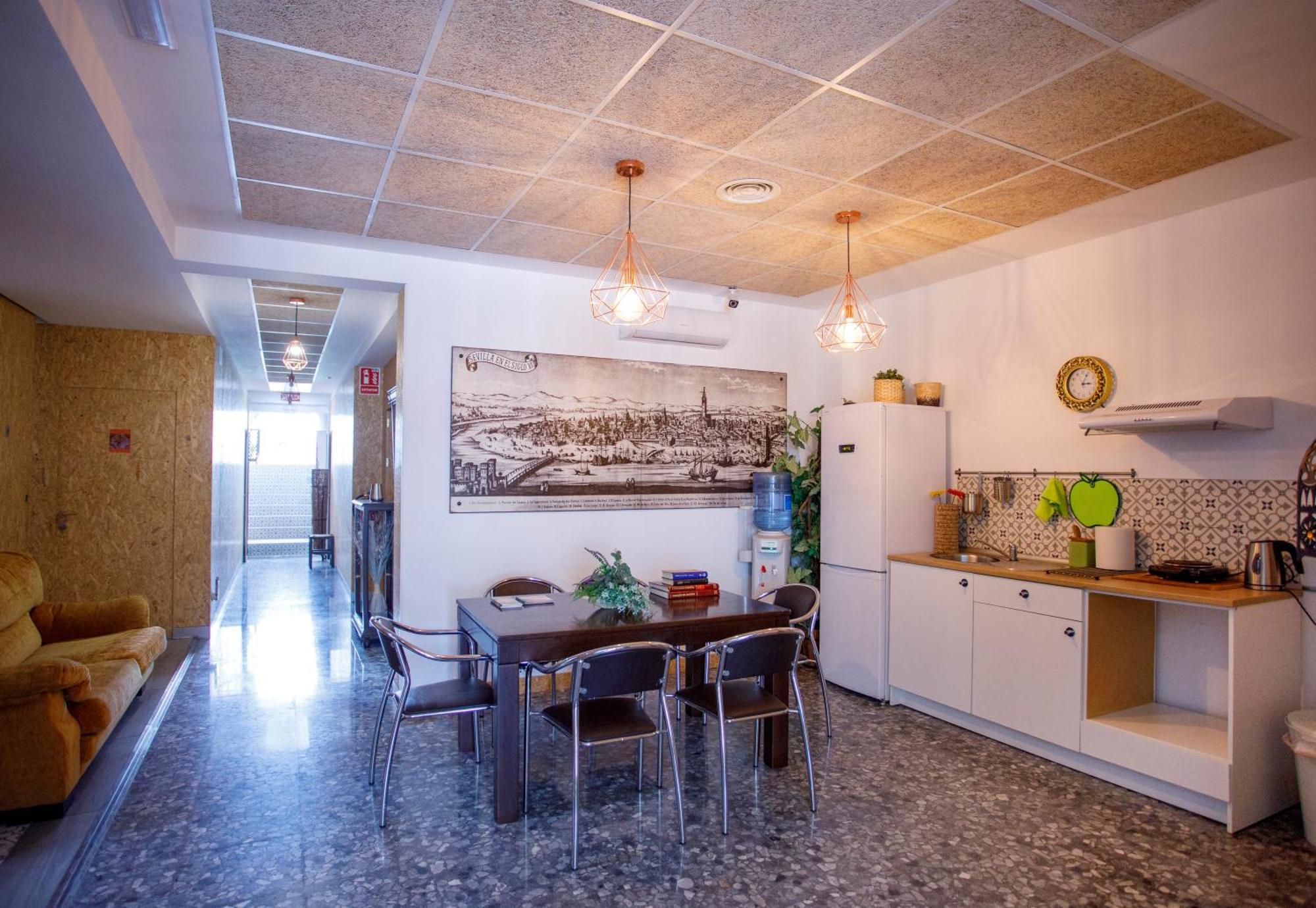 Italica Hostel Santiponce Eksteriør bilde